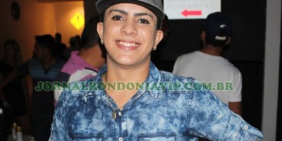 Adolescente que voltava do Réveillon é morto a facada por não entregar celular a ladrão