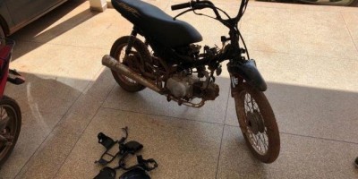 Rolim de Moura -  Peritos da POLITEC revelam número de chassi raspado e vítima recupera moto furtada