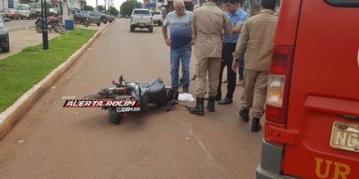 Rolim de Moura  - Motociclista fica ferido após se chocar contra traseira de camionete 
