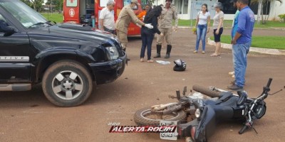 Rolim de Moura  - Condutora de moto fica ferida após ser atingida por camionete no Centro da cidade 