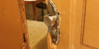 Rolim de Moura  - Casa é arrombada no Bairro Planalto e  R$3.500,00 são furtados de dentro de bolsa