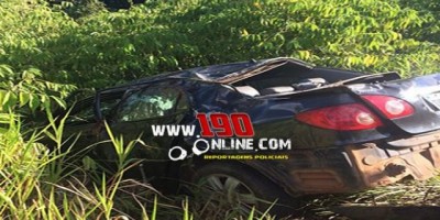 Corolla capota na RO-383 em Alta Floresta