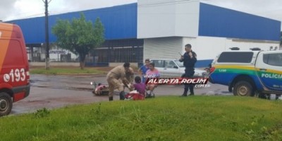 Rolim de Moura  - Carro avança via preferencial, provoca acidente e em seguida motorista se evade do local  