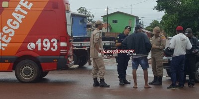 Rolim de Moura  -  Idoso tenta tenta atravessar rua em bicicleta e acaba atingido por moto no Bairro Cidade Alta 
