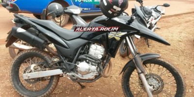 Rolim de Moura  - Por conta própria, vítima de roubo recupera sua moto que estava escondida em uma residência no Bairro cidade Alta