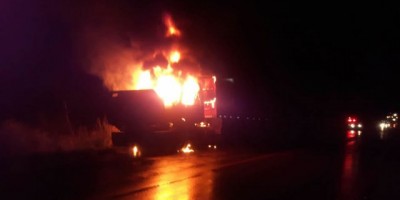 Carreta pega na BR 364 próximo a Ji-Paraná