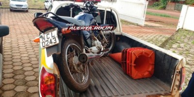 Rolim de Moura  -  Motocicleta que foi furtada no mês de Janeiro é abandonada em frente propriedade rural na RO-383