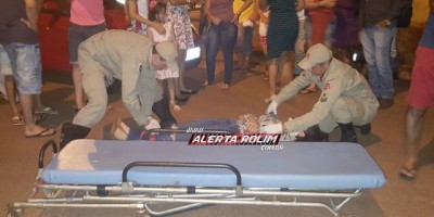 Rolim de Moura - Condutora de moto fica ferida ao ser atingida por carro no cruzamento da Avenida Norte Sul com Avenida Espirito Santo 