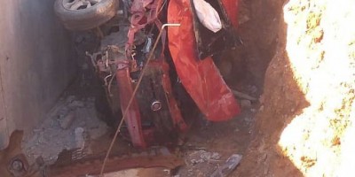 Após roubo e perseguição, suspeitos atropelam três pessoas e capotam carro, em Porto Velho 