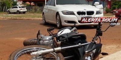 Rolim de Moura - Carro e moto colidem no Centro da cidade