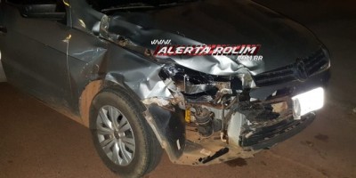 Rolim de Moura - Carro avança via preferencial e colide em moto ocupada por casal 