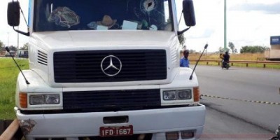Caminhoneiro morre após ser atingido por pedra lançada por manifestante em Vilhena