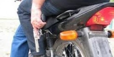 Alta Floresta - Irmãs tem motocicleta roubada por criminosos, enquanto trafegavam próximo a vila Marcão