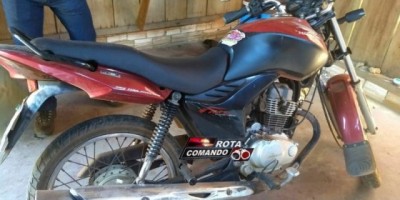 PM e PC apreende moto furtada, drogas e balança de precisão em ação conjunta em São Francisco do Guaporé