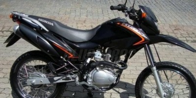 Rolim de Moura - Homem tem moto roubada ao parar no semáforo da Rua Corumbiara com Avenida 25 de Agosto 