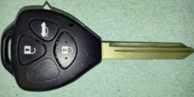 Utilidade Pública – Procura-se chave de um carro Toyota Corolla; recompensa em dinheiro é oferecida