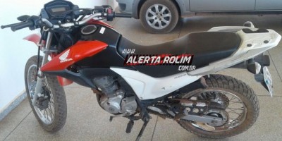 Rolim de Moura – Através de denúncia anônima, Polícia Militar recupera moto roubada