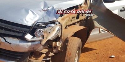 Rolim de Moura -  Homem fratura perna em colisão envolvendo moto e camionete da SEMUSA 