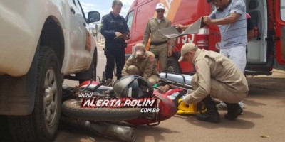 Rolim de Moura - Homem fica ferido após se envolver em acidente de trânsito entre moto e camionete 