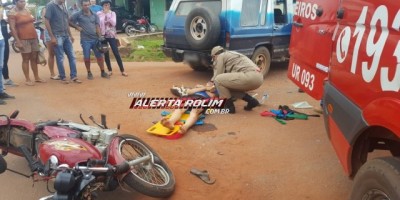 Rolim de Moura – Adolescente conduzindo moto fica inconsciente após se chocar contra camionete na Avenida Norte Sul 
