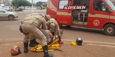 Rolim de Moura -  Acidente de trânsito envolvendo duas motos na rotatória deixa mãe e filho feridos 
