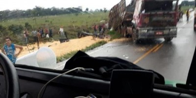 Acidente com carreta é registrado na RO-010 próximo ao distrito de Nova Estrela, em Rolim de Moura