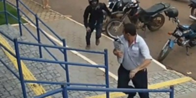 Rolim de Moura - Empresário sofre tentativa de roubo no Centro da cidade, Assista ao vídeo da ação criminosa 