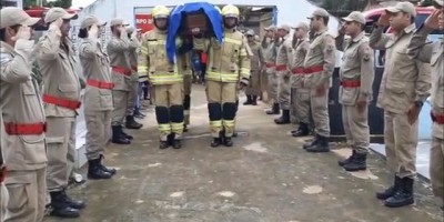Dor e Emoção no sepultamento do Sargento Bombeiro Adão, em Guajará-Mirim - Video