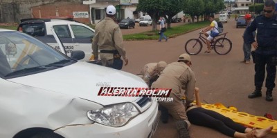 Rolim de Moura -  Condutora de moto é encaminhada ao pronto socorro após se chocar contra carro em cruzamento no Centro da cidade 