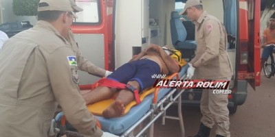 Rolim de Moura – Motociclista é socorrido pelo Resgate após avançar cruzamento e se chocar contra carro 