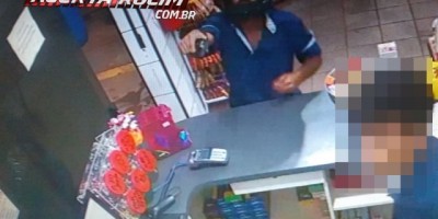  Rolim de Moura – Bandido armado com revolver efetua roubo em posto de combustível no Bairro Jardim Tropical; Assista ao vídeo da ação criminosa 