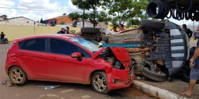 Padre fica ferido em grave acidente, em Porto Velho