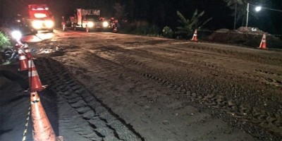 BR-364 é liberada para tráfego 24 horas após desmoronamento de trecho entre Ariquemes e Jaru