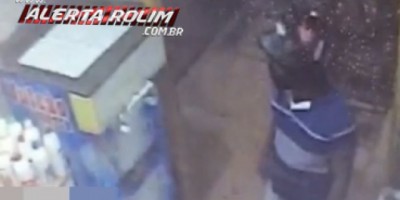 Rolim de Moura – Simulando estar armado, criminoso efetua roubo em sorveteria no Bairro São Cristóvão - Vídeo