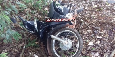 Rolim de Moura - Moto roubada na noite de ontem é localizada em travessão no Bairro Cidade Alta 