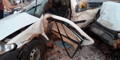 Colisão entre duas picapes resulta em morte no trevo da BR-364 que dá acesso a Rolim de Moura 