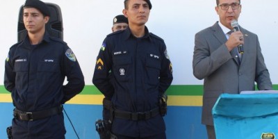 Através de iniciativa da SESDEC, policiais militares do 10º BPM que se destacaram no pronto atendimento a uma criança, vítima de afogamento são homenageados