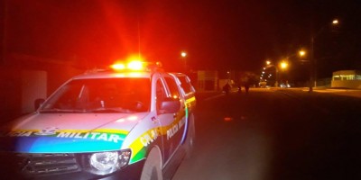 Rolim de Moura – Após chegar em casa, mulher é rendida por criminoso que rouba sua bolsa e aparelho celular