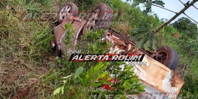 Condutor de Corolla sofre capotamento na RO-479