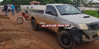 Rolim de Moura – Acidente de trânsito envolvendo moto e caminhonete resulta em uma pessoa ferida 