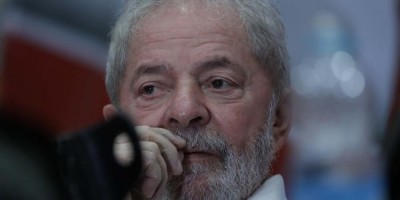 Juiz determina saída de Lula da prisão após decisão do STF