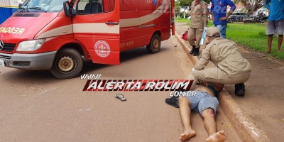 Rolim de Moura – Homem é socorrido com suspeita de fratura em um dos braços após colisão entre duas motos no Centro da cidade – Vídeo 