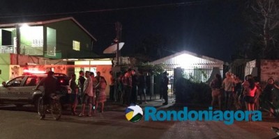 Homem mata mulher a facadas e tenta suicídio, em Porto Velho