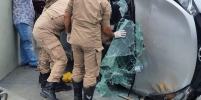 Acidente envolvendo dois veículos deixa vítima presa nas ferragens, em Ji-Paraná