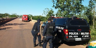 Após negociação, jovem que queria cometer suicídio desiste de pular da ponte do Rio Machado, em Cacoal 