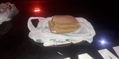 Polícia Militar apreende 1kg de crack, em Cacoal 