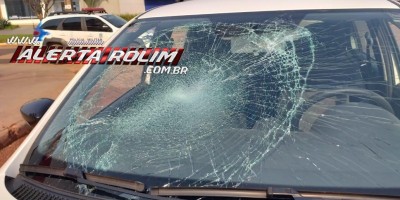 Mulher sofre traumatismo craniano após ser atingida por carro nesta manhã de domingo, em Rolim de Moura 