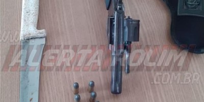 Idoso de 93 anos é conduzido a UNISP após ser flagrado armado com revólver e  faca dentro do Hospital Municipal, em Rolim de Moura