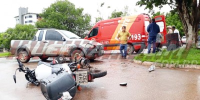 Colisão entre carro e moto resulta em um ferido nesta manhã de segunda-feira, em Rolim de Moura 
