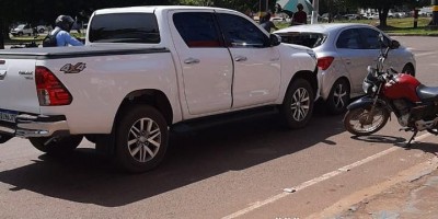 Colisão traseira foi registrada no Centro de Rolim de Moura nesta sexta-feira